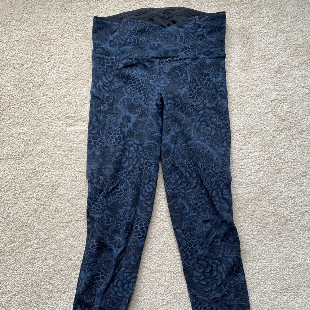 Black & Blue Lululemon leggings